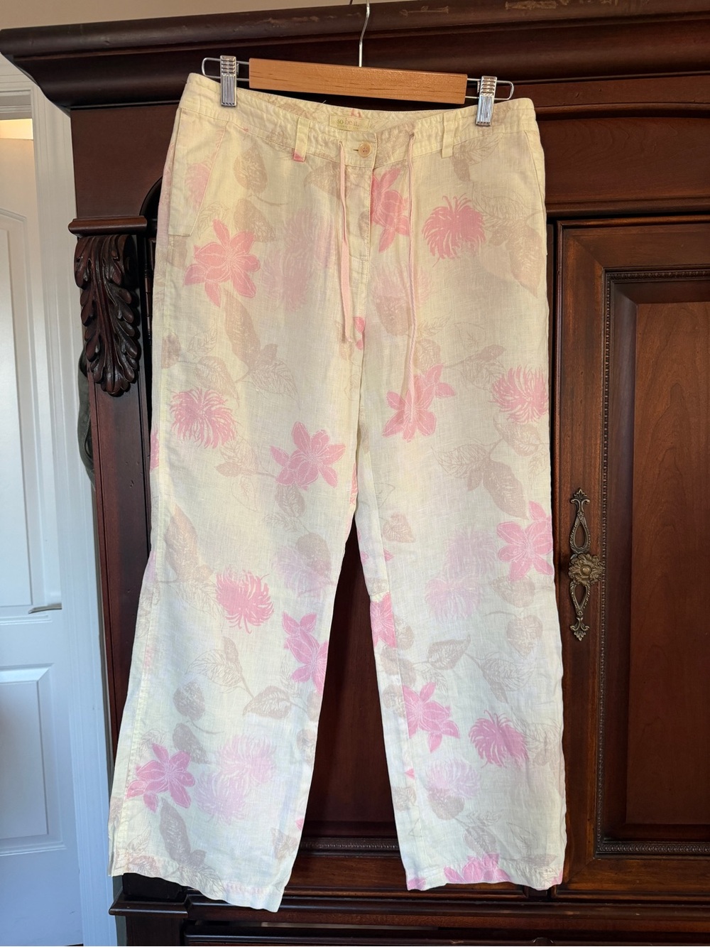 Wide Leg Floral Linen-Blend Pants in Pink on Cream